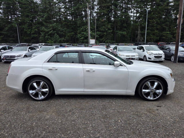 2013 Chrysler 300 Motown Image 1