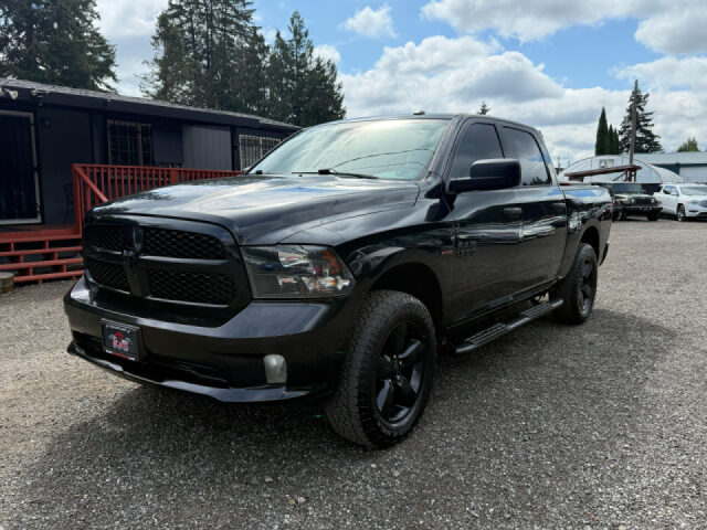 2016 Ram 1500 Express Crew Cab Lower Image 2