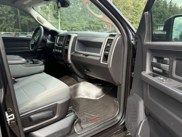 2016 Ram 1500 Express Crew Cab Image 12